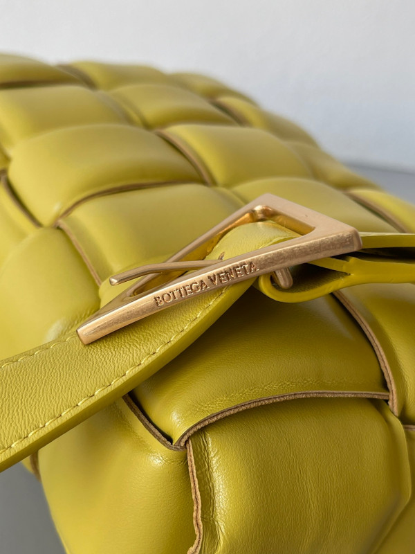 BOTTEGA VENETA CASSETTE [Bottega151] CELINE CHANEL ACCESSORIES LOEWE SHOES LOUIS VUITTON DIRO YSL OTHER BRAND HANDBAGS BALENCIAGA BOTTEGA VENETA GOYARD HERMES BURBERRY VALENTINO GUCCI FENDI MIUMIU CHLOE PRADA BVLGARI SUITCASE NEW ARRIVAL 
