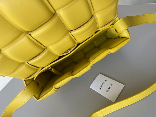 BOTTEGA VENETA CASSETTE [Bottega151] CELINE CHANEL ACCESSORIES LOEWE SHOES LOUIS VUITTON DIRO YSL OTHER BRAND HANDBAGS BALENCIAGA BOTTEGA VENETA GOYARD HERMES BURBERRY VALENTINO GUCCI FENDI MIUMIU CHLOE PRADA BVLGARI SUITCASE NEW ARRIVAL 