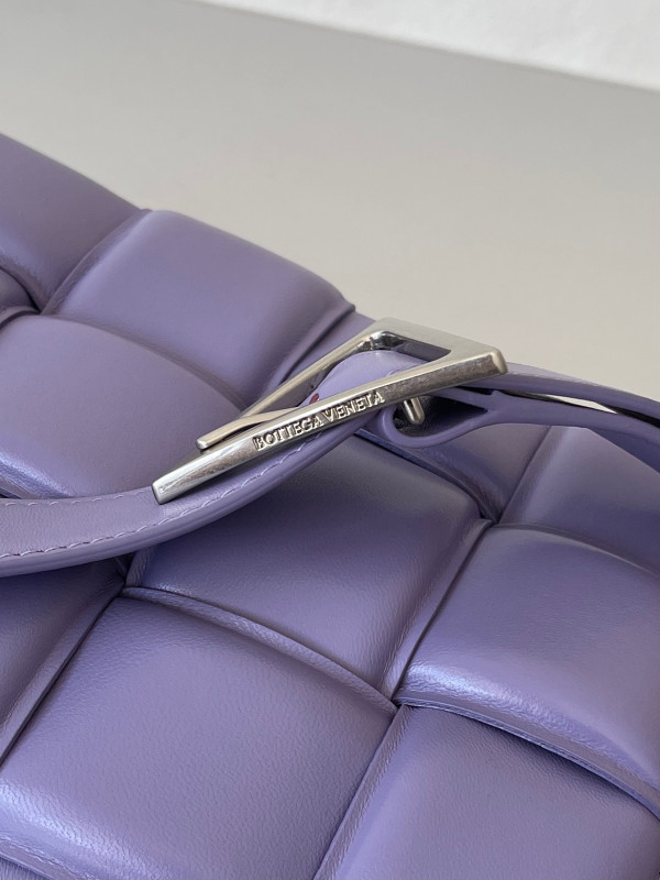 BOTTEGA VENETA CASSETTE [Bottega146] CELINE CHANEL ACCESSORIES LOEWE SHOES LOUIS VUITTON DIRO YSL OTHER BRAND HANDBAGS BALENCIAGA BOTTEGA VENETA GOYARD HERMES BURBERRY VALENTINO GUCCI FENDI MIUMIU CHLOE PRADA BVLGARI SUITCASE NEW ARRIVAL 