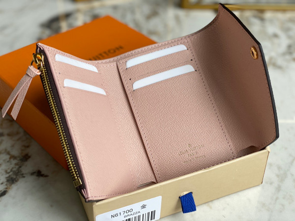 Louis Vuitton VICTORINE Wallet [N61700] CELINE CHANEL ACCESSORIES LOEWE SHOES LOUIS VUITTON DIRO YSL OTHER BRAND HANDBAGS BALENCIAGA BOTTEGA VENETA GOYARD HERMES BURBERRY VALENTINO GUCCI FENDI MIUMIU CHLOE PRADA BVLGARI SUITCASE NEW ARRIVAL 