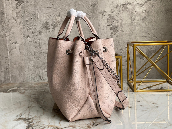 LOUIS VUITTON BELLA TOTE [M59203] CELINE CHANEL ACCESSORIES LOEWE SHOES LOUIS VUITTON DIRO YSL OTHER BRAND HANDBAGS BALENCIAGA BOTTEGA VENETA GOYARD HERMES BURBERRY VALENTINO GUCCI FENDI MIUMIU CHLOE PRADA BVLGARI SUITCASE NEW ARRIVAL 