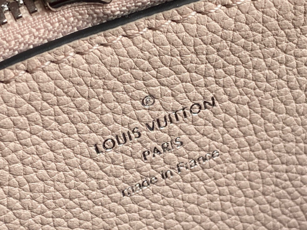LOUIS VUITTON BELLA TOTE [M59203] CELINE CHANEL ACCESSORIES LOEWE SHOES LOUIS VUITTON DIRO YSL OTHER BRAND HANDBAGS BALENCIAGA BOTTEGA VENETA GOYARD HERMES BURBERRY VALENTINO GUCCI FENDI MIUMIU CHLOE PRADA BVLGARI SUITCASE NEW ARRIVAL 