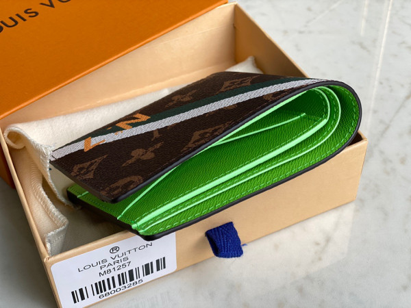 LOUIS VUITTON MULTIPLE WALLET [M81257] CELINE CHANEL ACCESSORIES LOEWE SHOES LOUIS VUITTON DIRO YSL OTHER BRAND HANDBAGS BALENCIAGA BOTTEGA VENETA GOYARD HERMES BURBERRY VALENTINO GUCCI FENDI MIUMIU CHLOE PRADA BVLGARI SUITCASE NEW ARRIVAL 