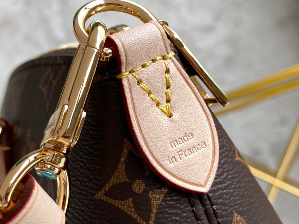 LOUIS VUITTON BO?TIE PM [M45986] CELINE CHANEL ACCESSORIES LOEWE SHOES LOUIS VUITTON DIRO YSL OTHER BRAND HANDBAGS BALENCIAGA BOTTEGA VENETA GOYARD HERMES BURBERRY VALENTINO GUCCI FENDI MIUMIU CHLOE PRADA BVLGARI SUITCASE NEW ARRIVAL 