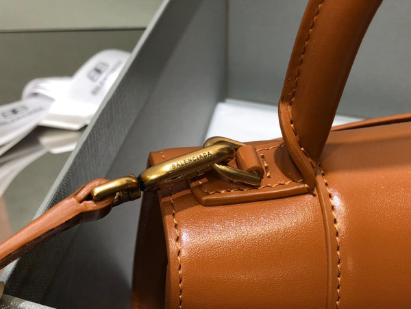 BALENCIAGA HOURGLASS [Balenciaga383] CELINE CHANEL ACCESSORIES LOEWE SHOES LOUIS VUITTON DIRO YSL OTHER BRAND HANDBAGS BALENCIAGA BOTTEGA VENETA GOYARD HERMES BURBERRY VALENTINO GUCCI FENDI MIUMIU CHLOE PRADA BVLGARI SUITCASE NEW ARRIVAL 