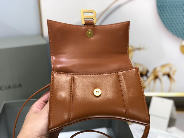BALENCIAGA HOURGLASS [Balenciaga383] CELINE CHANEL ACCESSORIES LOEWE SHOES LOUIS VUITTON DIRO YSL OTHER BRAND HANDBAGS BALENCIAGA BOTTEGA VENETA GOYARD HERMES BURBERRY VALENTINO GUCCI FENDI MIUMIU CHLOE PRADA BVLGARI SUITCASE NEW ARRIVAL 