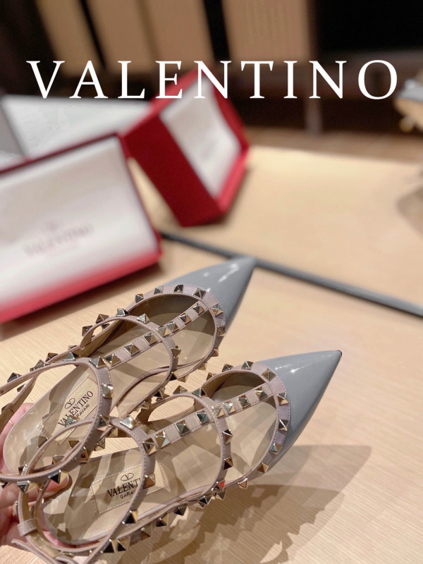 VALENTINO ROCKSTUD SANDAL [Valentino173] CELINE CHANEL ACCESSORIES LOEWE SHOES LOUIS VUITTON DIRO YSL OTHER BRAND HANDBAGS BALENCIAGA BOTTEGA VENETA GOYARD HERMES BURBERRY VALENTINO GUCCI FENDI MIUMIU CHLOE PRADA BVLGARI SUITCASE NEW ARRIVAL 