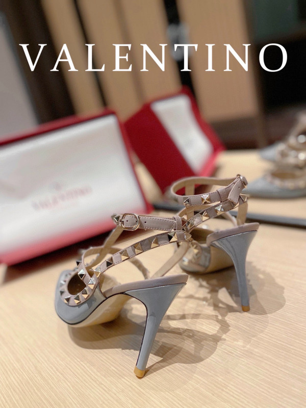 VALENTINO ROCKSTUD SANDAL [Valentino173] CELINE CHANEL ACCESSORIES LOEWE SHOES LOUIS VUITTON DIRO YSL OTHER BRAND HANDBAGS BALENCIAGA BOTTEGA VENETA GOYARD HERMES BURBERRY VALENTINO GUCCI FENDI MIUMIU CHLOE PRADA BVLGARI SUITCASE NEW ARRIVAL 