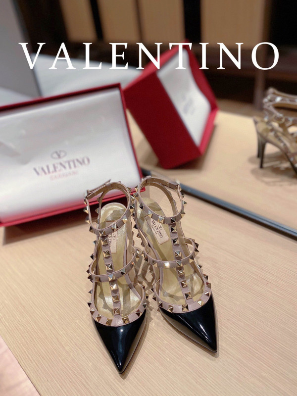 VALENTINO ROCKSTUD SANDAL [Valentino171] CELINE CHANEL ACCESSORIES LOEWE SHOES LOUIS VUITTON DIRO YSL OTHER BRAND HANDBAGS BALENCIAGA BOTTEGA VENETA GOYARD HERMES BURBERRY VALENTINO GUCCI FENDI MIUMIU CHLOE PRADA BVLGARI SUITCASE NEW ARRIVAL 