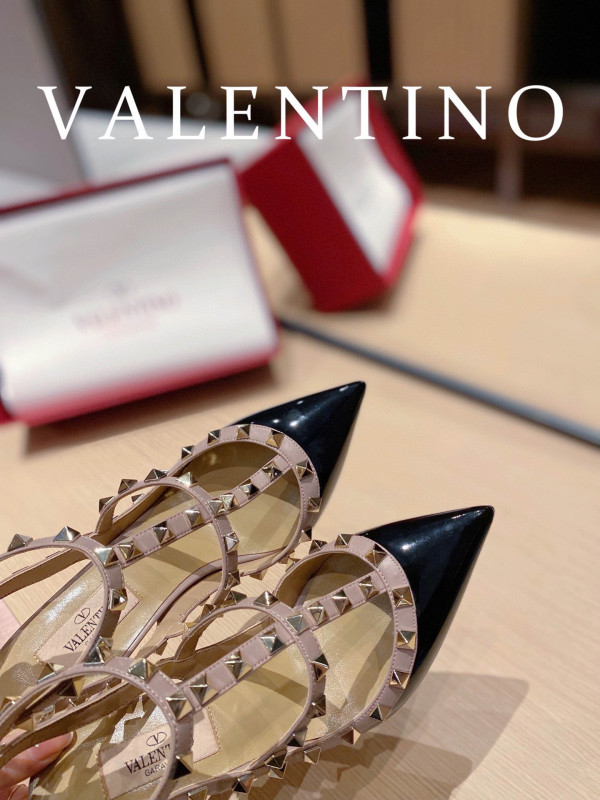 VALENTINO ROCKSTUD SANDAL [Valentino171] CELINE CHANEL ACCESSORIES LOEWE SHOES LOUIS VUITTON DIRO YSL OTHER BRAND HANDBAGS BALENCIAGA BOTTEGA VENETA GOYARD HERMES BURBERRY VALENTINO GUCCI FENDI MIUMIU CHLOE PRADA BVLGARI SUITCASE NEW ARRIVAL 
