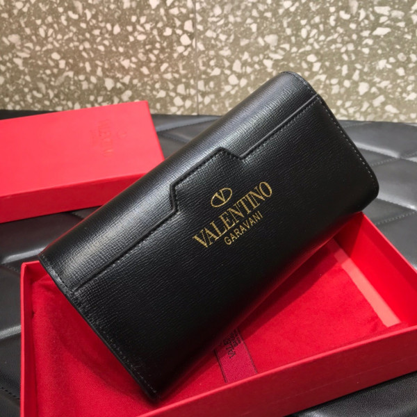 VALENTINO ROCKSTUD WALLET (image for) VALENTINO ROCKSTUD WALLET