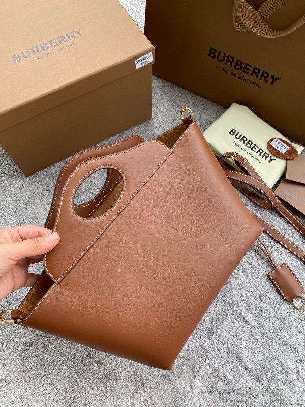 (image for) BURBERRY Pocket Tote