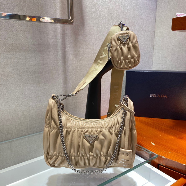 (image for) PRADA Re-Edition 2005 raffia bag