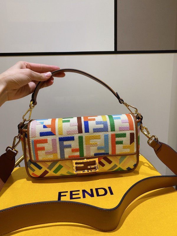 FENDI BAGUETTE (image for) FENDI BAGUETTE