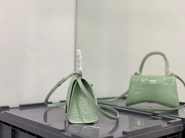 (image for) BALENCIAGA HOURGLASS