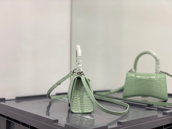 (image for) BALENCIAGA HOURGLASS