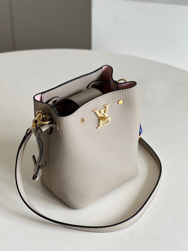 (image for) LOUIS VUITTON NANO LOCKME BUCKET