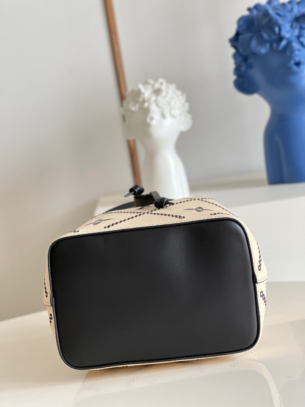 (image for) LOUIS VUITTON N?ONO? BB
