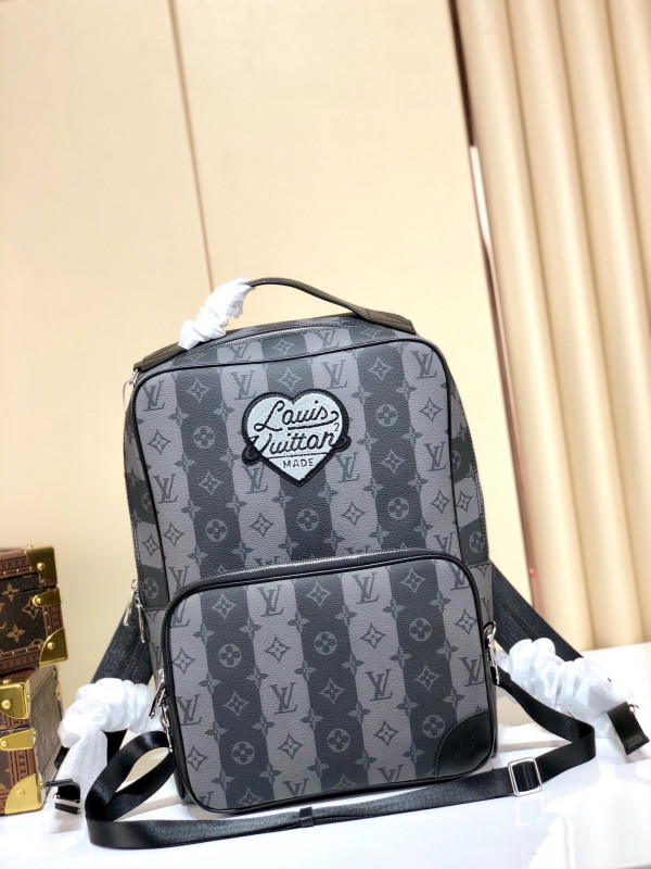 (image for) LOUIS VUITTON UTILITARY BACKPACK