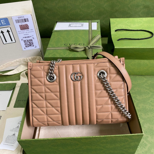 GUCCI GG Marmont Tote Bag [681483-4] CELINE CHANEL ACCESSORIES LOEWE SHOES LOUIS VUITTON DIRO YSL OTHER BRAND HANDBAGS BALENCIAGA BOTTEGA VENETA GOYARD HERMES BURBERRY VALENTINO GUCCI FENDI MIUMIU CHLOE PRADA BVLGARI SUITCASE NEW ARRIVAL 