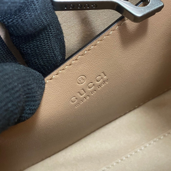 GUCCI GG Marmont Tote Bag [681483-4] CELINE CHANEL ACCESSORIES LOEWE SHOES LOUIS VUITTON DIRO YSL OTHER BRAND HANDBAGS BALENCIAGA BOTTEGA VENETA GOYARD HERMES BURBERRY VALENTINO GUCCI FENDI MIUMIU CHLOE PRADA BVLGARI SUITCASE NEW ARRIVAL 