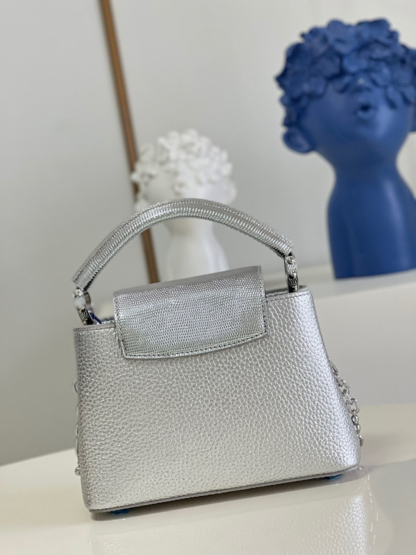 LOUIS VUITTON CAPUCINES MINI [N80239] CELINE CHANEL ACCESSORIES LOEWE SHOES LOUIS VUITTON DIRO YSL OTHER BRAND HANDBAGS BALENCIAGA BOTTEGA VENETA GOYARD HERMES BURBERRY VALENTINO GUCCI FENDI MIUMIU CHLOE PRADA BVLGARI SUITCASE NEW ARRIVAL 