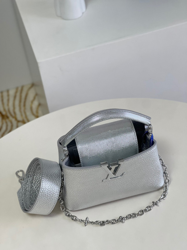 LOUIS VUITTON CAPUCINES MINI [N80239] CELINE CHANEL ACCESSORIES LOEWE SHOES LOUIS VUITTON DIRO YSL OTHER BRAND HANDBAGS BALENCIAGA BOTTEGA VENETA GOYARD HERMES BURBERRY VALENTINO GUCCI FENDI MIUMIU CHLOE PRADA BVLGARI SUITCASE NEW ARRIVAL 