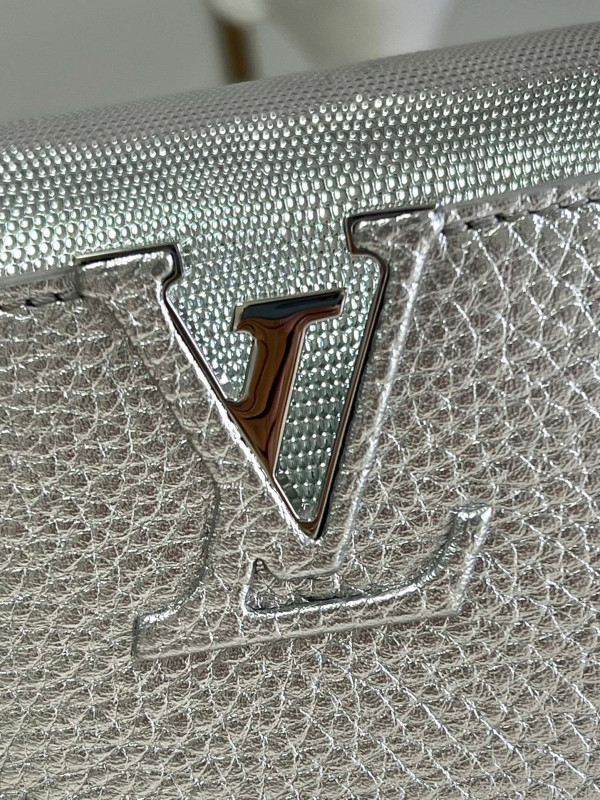 LOUIS VUITTON CAPUCINES MINI [N80239] CELINE CHANEL ACCESSORIES LOEWE SHOES LOUIS VUITTON DIRO YSL OTHER BRAND HANDBAGS BALENCIAGA BOTTEGA VENETA GOYARD HERMES BURBERRY VALENTINO GUCCI FENDI MIUMIU CHLOE PRADA BVLGARI SUITCASE NEW ARRIVAL 