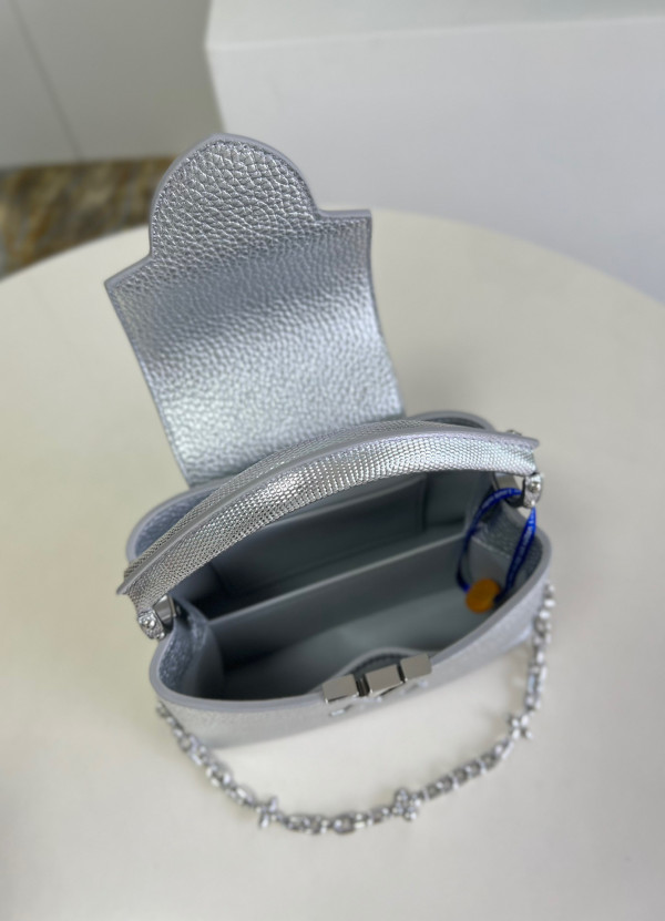 LOUIS VUITTON CAPUCINES MINI [N80239] CELINE CHANEL ACCESSORIES LOEWE SHOES LOUIS VUITTON DIRO YSL OTHER BRAND HANDBAGS BALENCIAGA BOTTEGA VENETA GOYARD HERMES BURBERRY VALENTINO GUCCI FENDI MIUMIU CHLOE PRADA BVLGARI SUITCASE NEW ARRIVAL 