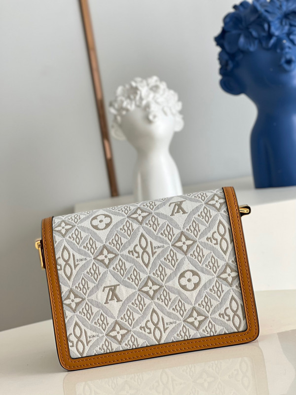 LOUIS VUITTON DAUPHINE MINI [Louis1122] CELINE CHANEL ACCESSORIES LOEWE SHOES LOUIS VUITTON DIRO YSL OTHER BRAND HANDBAGS BALENCIAGA BOTTEGA VENETA GOYARD HERMES BURBERRY VALENTINO GUCCI FENDI MIUMIU CHLOE PRADA BVLGARI SUITCASE NEW ARRIVAL 