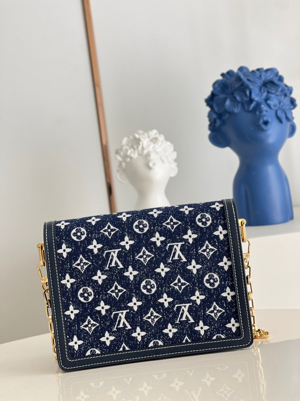 LOUIS VUITTON DAUPHINE MM [Louis1120] CELINE CHANEL ACCESSORIES LOEWE SHOES LOUIS VUITTON DIRO YSL OTHER BRAND HANDBAGS BALENCIAGA BOTTEGA VENETA GOYARD HERMES BURBERRY VALENTINO GUCCI FENDI MIUMIU CHLOE PRADA BVLGARI SUITCASE NEW ARRIVAL 
