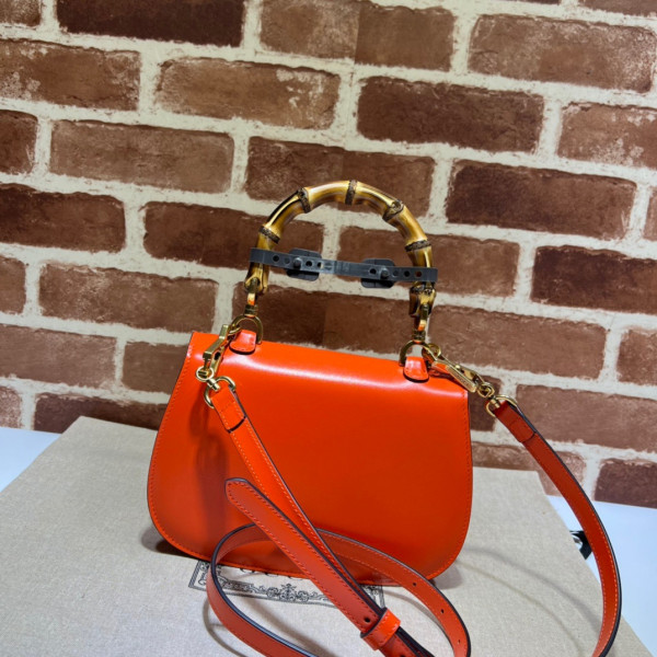 Gucci Small top handle bag with Bamboo [675797-6] CELINE CHANEL ACCESSORIES LOEWE SHOES LOUIS VUITTON DIRO YSL OTHER BRAND HANDBAGS BALENCIAGA BOTTEGA VENETA GOYARD HERMES BURBERRY VALENTINO GUCCI FENDI MIUMIU CHLOE PRADA BVLGARI SUITCASE NEW ARRIVAL 