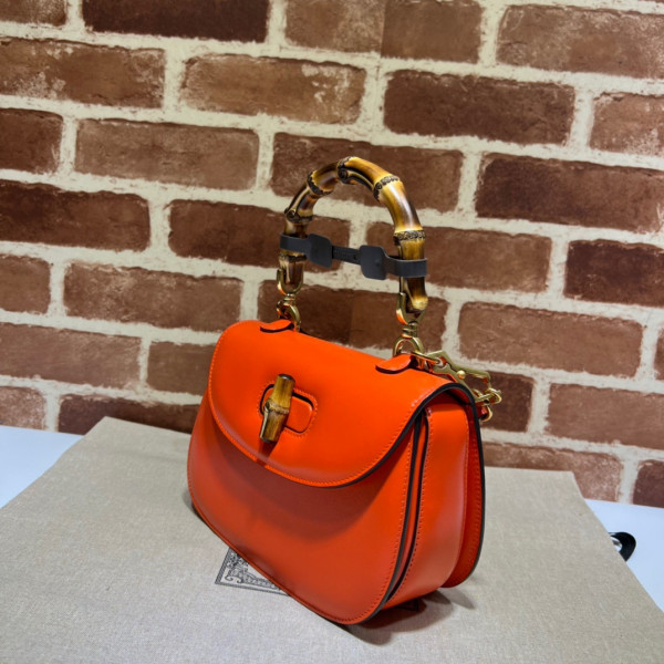 Gucci Small top handle bag with Bamboo [675797-6] CELINE CHANEL ACCESSORIES LOEWE SHOES LOUIS VUITTON DIRO YSL OTHER BRAND HANDBAGS BALENCIAGA BOTTEGA VENETA GOYARD HERMES BURBERRY VALENTINO GUCCI FENDI MIUMIU CHLOE PRADA BVLGARI SUITCASE NEW ARRIVAL 
