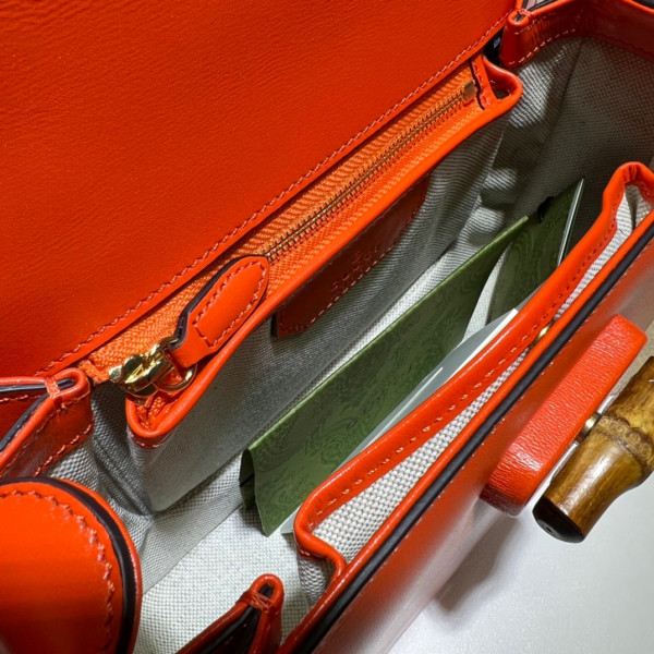 Gucci Small top handle bag with Bamboo [675797-6] CELINE CHANEL ACCESSORIES LOEWE SHOES LOUIS VUITTON DIRO YSL OTHER BRAND HANDBAGS BALENCIAGA BOTTEGA VENETA GOYARD HERMES BURBERRY VALENTINO GUCCI FENDI MIUMIU CHLOE PRADA BVLGARI SUITCASE NEW ARRIVAL 