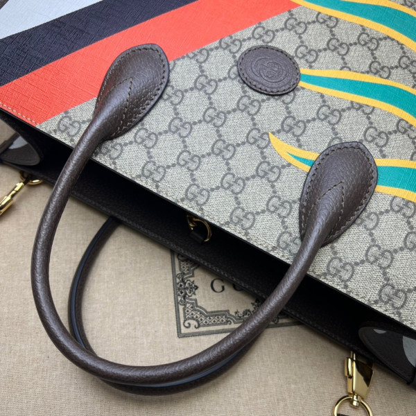 Gucci Medium tote with Interlocking G [674148-2] CELINE CHANEL ACCESSORIES LOEWE SHOES LOUIS VUITTON DIRO YSL OTHER BRAND HANDBAGS BALENCIAGA BOTTEGA VENETA GOYARD HERMES BURBERRY VALENTINO GUCCI FENDI MIUMIU CHLOE PRADA BVLGARI SUITCASE NEW ARRIVAL 
