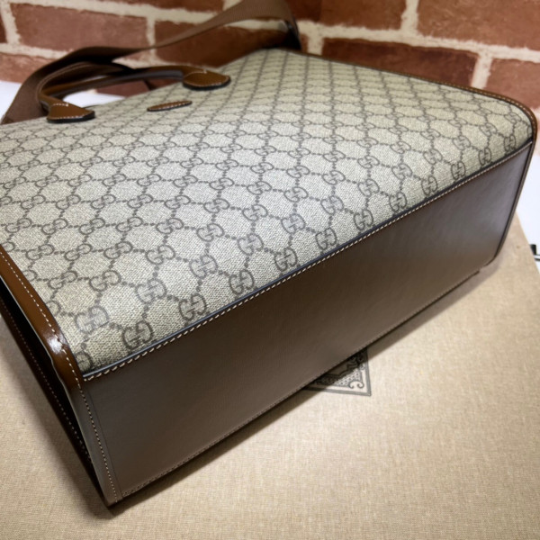 Gucci Medium tote with Interlocking G [674148-1] CELINE CHANEL ACCESSORIES LOEWE SHOES LOUIS VUITTON DIRO YSL OTHER BRAND HANDBAGS BALENCIAGA BOTTEGA VENETA GOYARD HERMES BURBERRY VALENTINO GUCCI FENDI MIUMIU CHLOE PRADA BVLGARI SUITCASE NEW ARRIVAL 