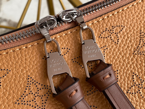 LOUIS VUITTON BEAUBOURG HOBO MM [Louis1111] CELINE CHANEL ACCESSORIES LOEWE SHOES LOUIS VUITTON DIRO YSL OTHER BRAND HANDBAGS BALENCIAGA BOTTEGA VENETA GOYARD HERMES BURBERRY VALENTINO GUCCI FENDI MIUMIU CHLOE PRADA BVLGARI SUITCASE NEW ARRIVAL 