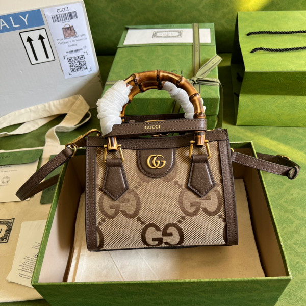 (image for) Gucci Diana mini tote bag with jumbo GG