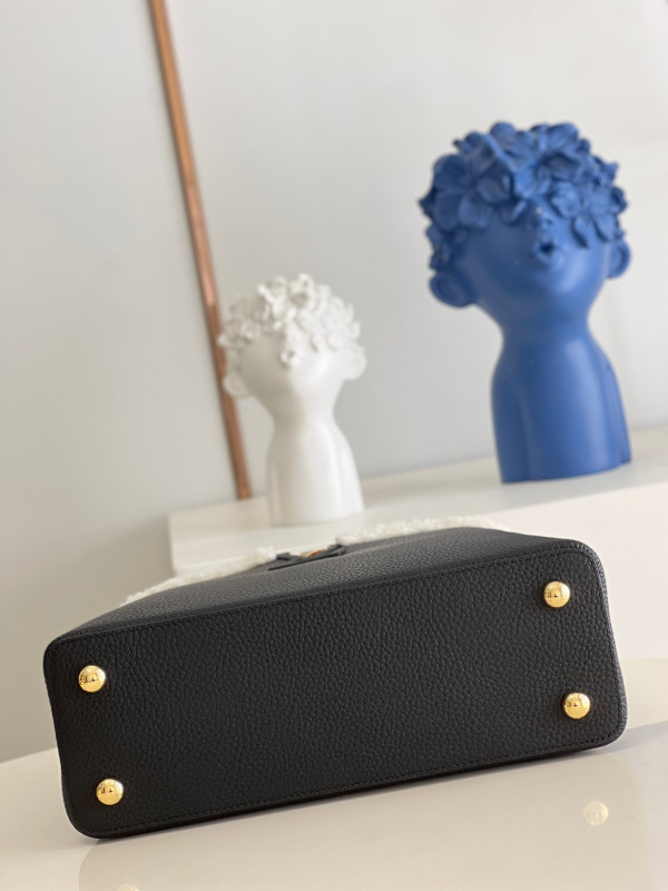 (image for) LOUIS VUITTON CAPUCINES MM