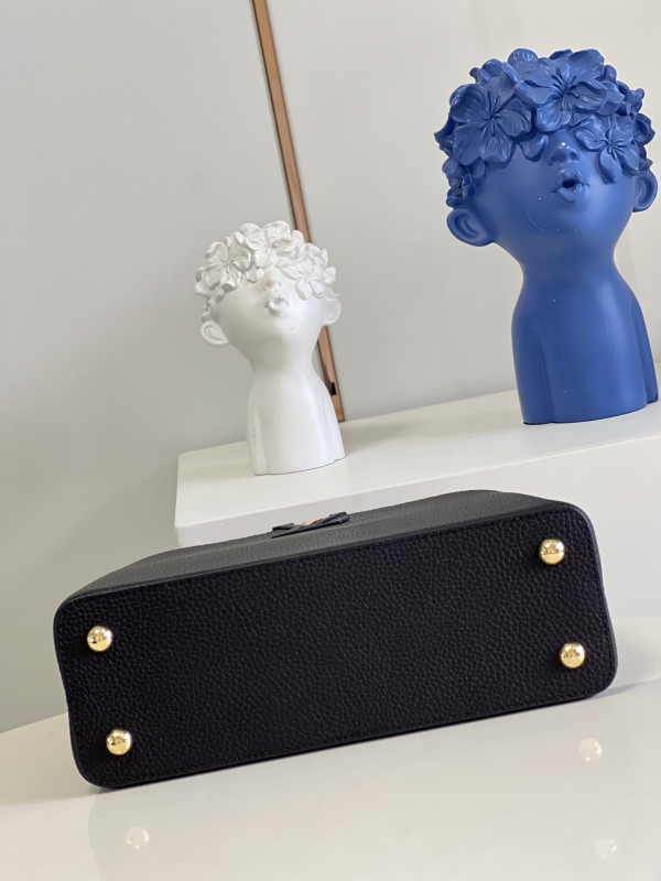 LOUIS VUITTON CAPUCINES MM [M58732] CELINE CHANEL ACCESSORIES LOEWE SHOES LOUIS VUITTON DIRO YSL OTHER BRAND HANDBAGS BALENCIAGA BOTTEGA VENETA GOYARD HERMES BURBERRY VALENTINO GUCCI FENDI MIUMIU CHLOE PRADA BVLGARI SUITCASE NEW ARRIVAL 