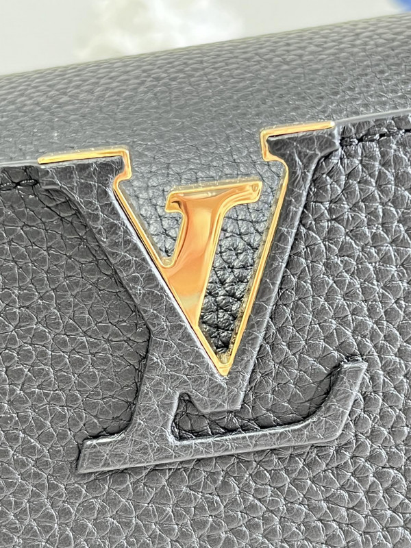 LOUIS VUITTON CAPUCINES MM [M58732] CELINE CHANEL ACCESSORIES LOEWE SHOES LOUIS VUITTON DIRO YSL OTHER BRAND HANDBAGS BALENCIAGA BOTTEGA VENETA GOYARD HERMES BURBERRY VALENTINO GUCCI FENDI MIUMIU CHLOE PRADA BVLGARI SUITCASE NEW ARRIVAL 