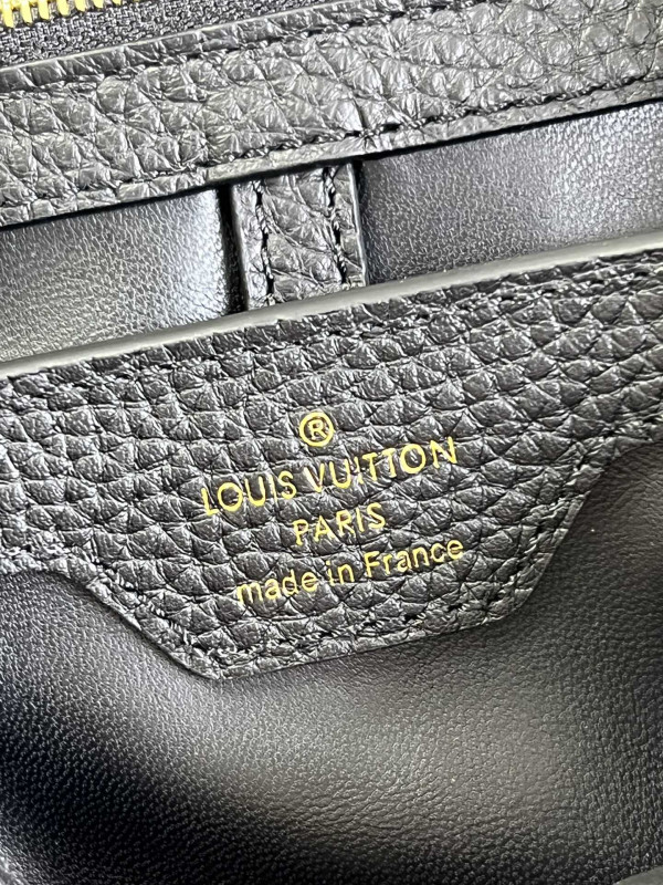 LOUIS VUITTON CAPUCINES BB [Louis1102] CELINE CHANEL ACCESSORIES LOEWE SHOES LOUIS VUITTON DIRO YSL OTHER BRAND HANDBAGS BALENCIAGA BOTTEGA VENETA GOYARD HERMES BURBERRY VALENTINO GUCCI FENDI MIUMIU CHLOE PRADA BVLGARI SUITCASE NEW ARRIVAL 