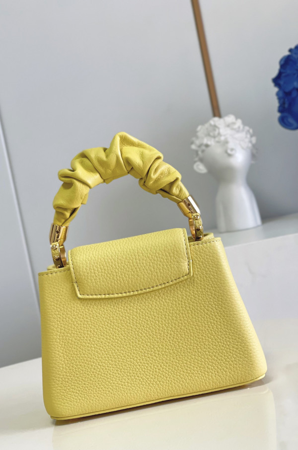 LOUIS VUITTON CAPUCINES MINI [M58586] CELINE CHANEL ACCESSORIES LOEWE SHOES LOUIS VUITTON DIRO YSL OTHER BRAND HANDBAGS BALENCIAGA BOTTEGA VENETA GOYARD HERMES BURBERRY VALENTINO GUCCI FENDI MIUMIU CHLOE PRADA BVLGARI SUITCASE NEW ARRIVAL 