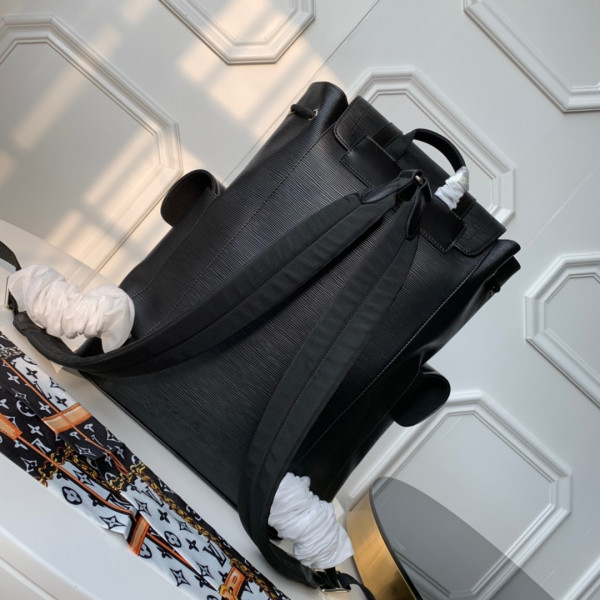 LOUIS VUITTON CHRISTOPHER PM [M50159] CELINE CHANEL ACCESSORIES LOEWE SHOES LOUIS VUITTON DIRO YSL OTHER BRAND HANDBAGS BALENCIAGA BOTTEGA VENETA GOYARD HERMES BURBERRY VALENTINO GUCCI FENDI MIUMIU CHLOE PRADA BVLGARI SUITCASE NEW ARRIVAL 