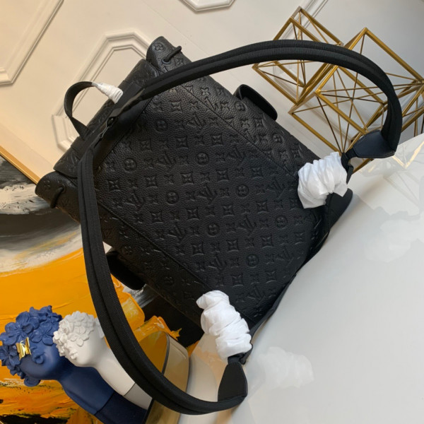 LOUIS VUITTON CHRISTOPHER PM [M55699] CELINE CHANEL ACCESSORIES LOEWE SHOES LOUIS VUITTON DIRO YSL OTHER BRAND HANDBAGS BALENCIAGA BOTTEGA VENETA GOYARD HERMES BURBERRY VALENTINO GUCCI FENDI MIUMIU CHLOE PRADA BVLGARI SUITCASE NEW ARRIVAL 