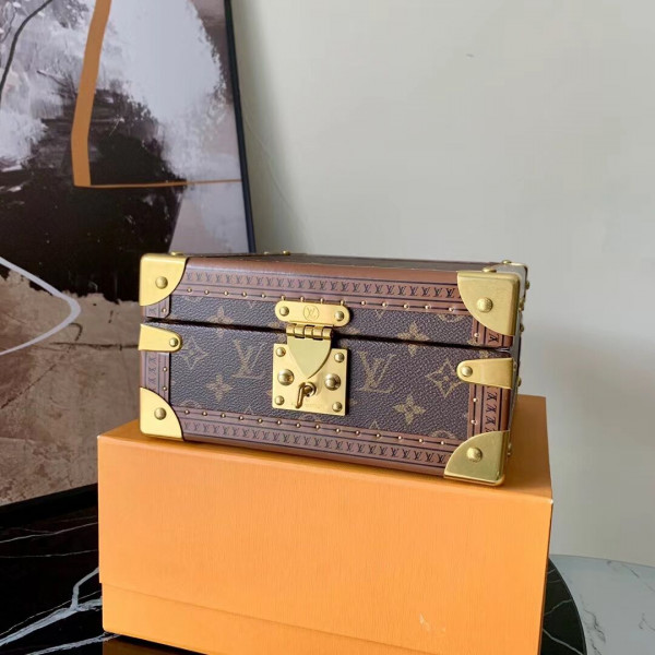 LOUIS VUITTON JEWELRY BOX [M13513] CELINE CHANEL ACCESSORIES LOEWE SHOES LOUIS VUITTON DIRO YSL OTHER BRAND HANDBAGS BALENCIAGA BOTTEGA VENETA GOYARD HERMES BURBERRY VALENTINO GUCCI FENDI MIUMIU CHLOE PRADA BVLGARI SUITCASE NEW ARRIVAL 