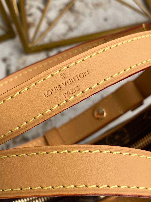 LOUIS VUITTON LOOP [M81098] CELINE CHANEL ACCESSORIES LOEWE SHOES LOUIS VUITTON DIRO YSL OTHER BRAND HANDBAGS BALENCIAGA BOTTEGA VENETA GOYARD HERMES BURBERRY VALENTINO GUCCI FENDI MIUMIU CHLOE PRADA BVLGARI SUITCASE NEW ARRIVAL 