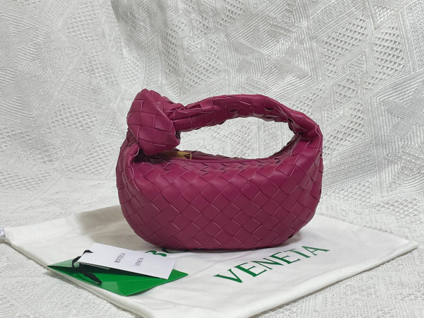 BOTTEGA VENETA MINI JODIE [Bottega131] CELINE CHANEL ACCESSORIES LOEWE SHOES LOUIS VUITTON DIRO YSL OTHER BRAND HANDBAGS BALENCIAGA BOTTEGA VENETA GOYARD HERMES BURBERRY VALENTINO GUCCI FENDI MIUMIU CHLOE PRADA BVLGARI SUITCASE NEW ARRIVAL 