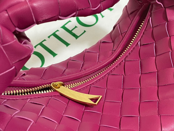 BOTTEGA VENETA MINI JODIE [Bottega131] CELINE CHANEL ACCESSORIES LOEWE SHOES LOUIS VUITTON DIRO YSL OTHER BRAND HANDBAGS BALENCIAGA BOTTEGA VENETA GOYARD HERMES BURBERRY VALENTINO GUCCI FENDI MIUMIU CHLOE PRADA BVLGARI SUITCASE NEW ARRIVAL 
