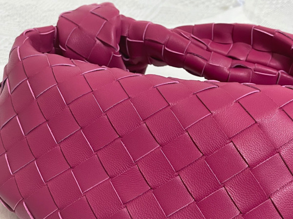 BOTTEGA VENETA MINI JODIE [Bottega131] CELINE CHANEL ACCESSORIES LOEWE SHOES LOUIS VUITTON DIRO YSL OTHER BRAND HANDBAGS BALENCIAGA BOTTEGA VENETA GOYARD HERMES BURBERRY VALENTINO GUCCI FENDI MIUMIU CHLOE PRADA BVLGARI SUITCASE NEW ARRIVAL 